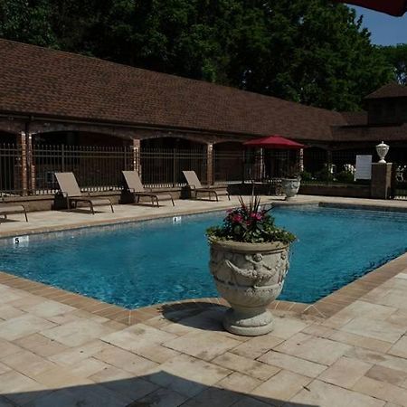 Chalet Inn & Suites センターポート エクステリア 写真