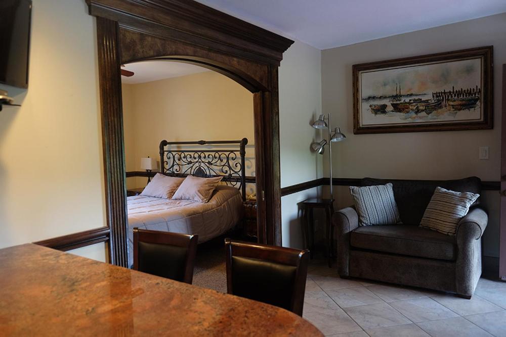 Chalet Inn & Suites センターポート エクステリア 写真