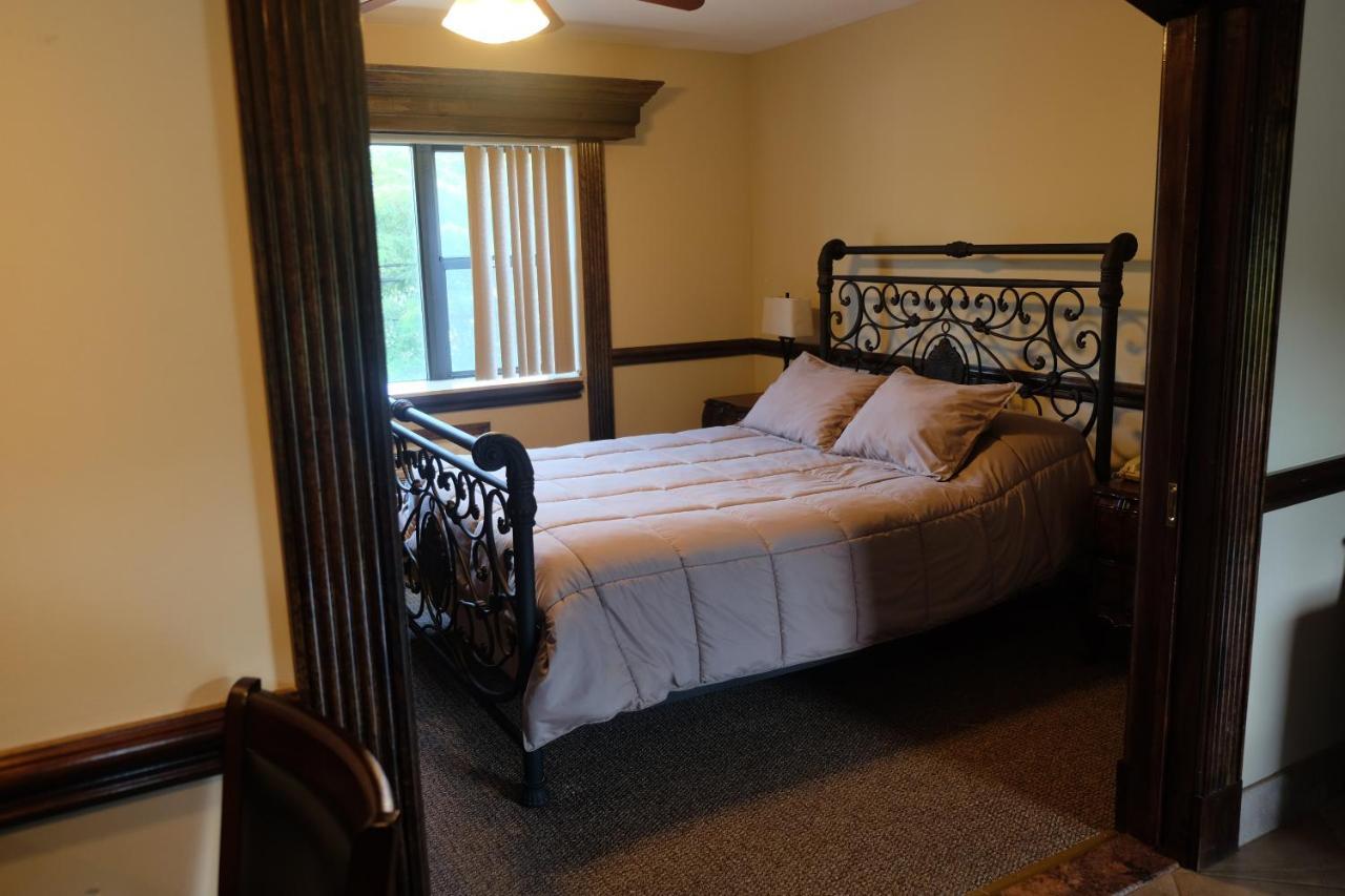 Chalet Inn & Suites センターポート エクステリア 写真