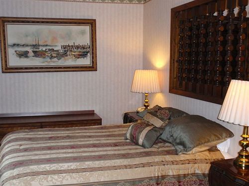 Chalet Inn & Suites センターポート エクステリア 写真
