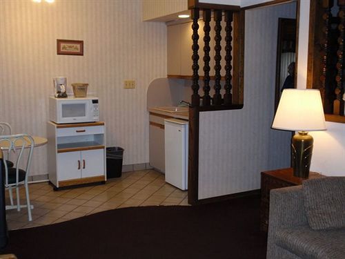 Chalet Inn & Suites センターポート エクステリア 写真