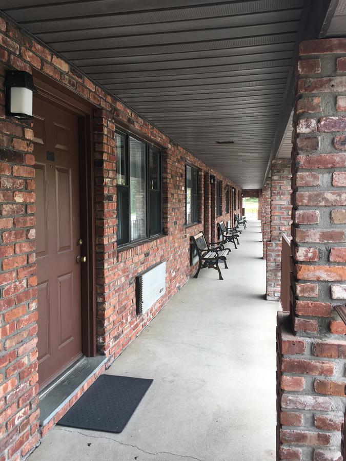 Chalet Inn & Suites センターポート エクステリア 写真